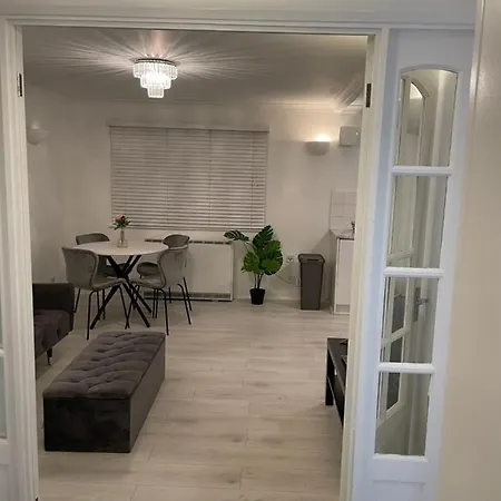 Stylish 1 Bedroom Close To Tooting Bec Station London Exterior photo