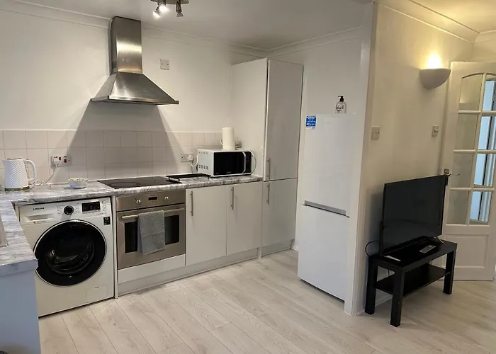 Stylish 1 Bedroom Close To Tooting Bec Station
